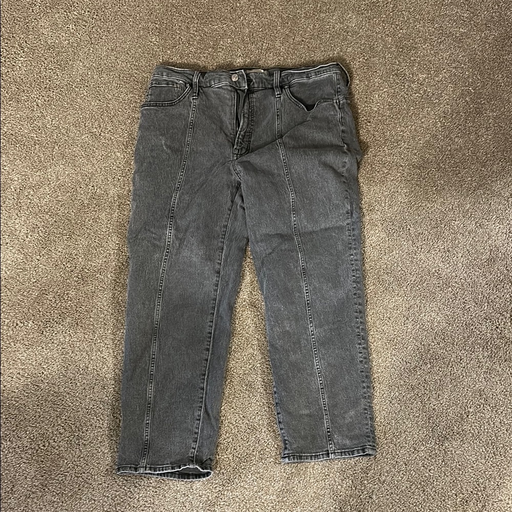Relaxed Gray Jeans with Worn-In Look